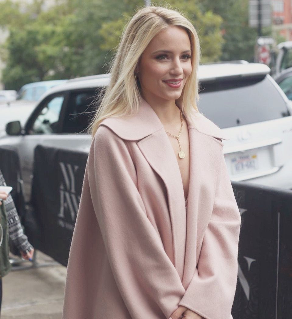 VALOREDSHIELD's tweet photo. ⠀⠀⠀⠀

              ⠀“Hey, sorry I’m late!” 

Stephanie said as she walked up to [ 𝘛𝘏𝘌 𝘙𝘌𝘈𝘋𝘌𝘙 ]. ⠀⠀⠀⠀

         #OpenInteraction https://t.co/xrQkhrsfKH