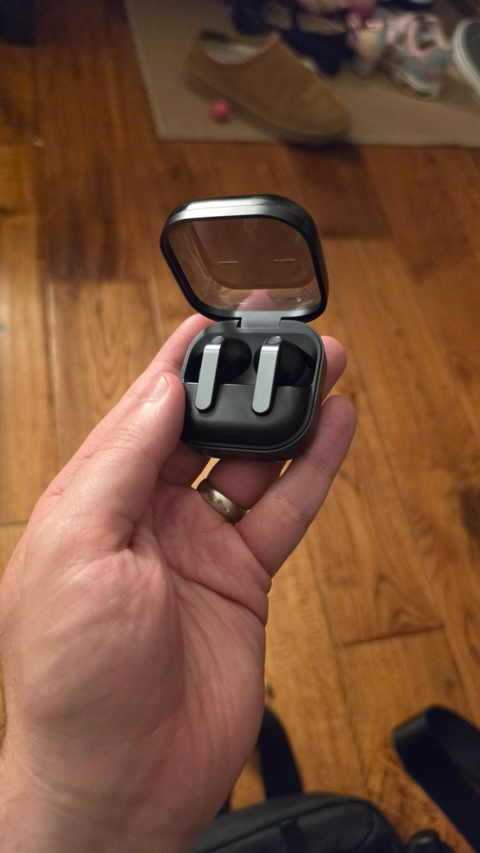 Android Digest tweet media