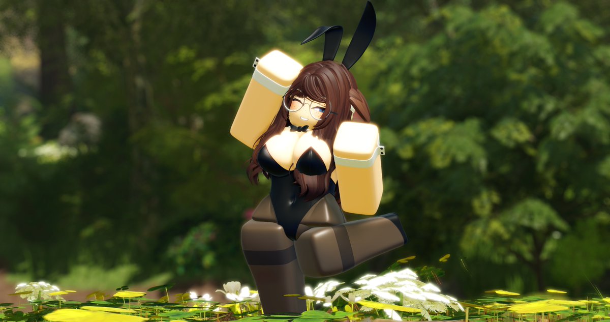 pizzahutsavior's tweet photo. like and subscribe if you love dipping your balls in wendy's frosty or like bunny suit chicks #rr34 #hotroblox https://t.co/UrpAgfm1Ao