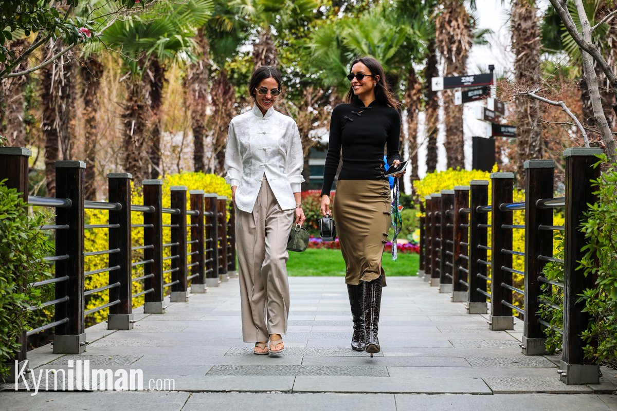 KymIllman's tweet image. WALK AND TALK

Alexandra Leclerc and Carmen Montero Mundt embraced the serenity of the Shanghai paddock, with the pair heading for a stroll, pictured here on one of the many bridges connecting the hospitality suites nestled in the beautiful gardens.

#f1 #formula1 #chinesegp