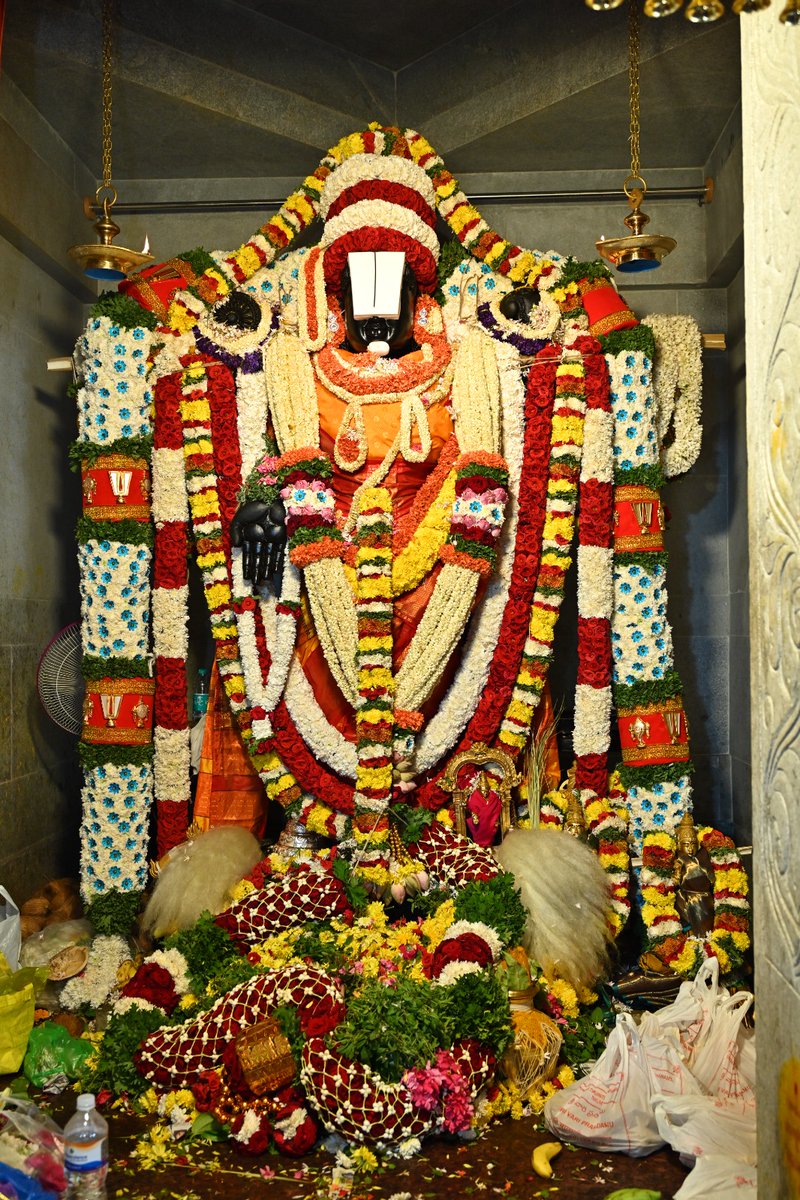 byrathi_suresh's tweet photo. Visited the sacred Sri Kaliyuga Deva Sri Venkateshwara Swamy Temple inauguration program at Manorayanapalya in my Hebbal constituency. Offered prayers to Lord Venkateshwara and sought blessings for the well-being, prosperity, and peace of our nation and its people. 🙏
#Govindaa https://t.co/oOY6chk8FG