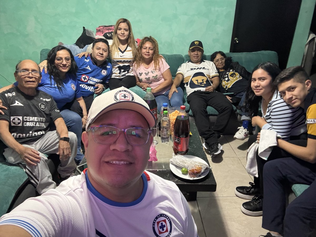 Crismm1190's tweet photo. #FinisimoPartido disfrutando y esperando Cruz Azul gane 😅 https://t.co/vOd32dn4yd