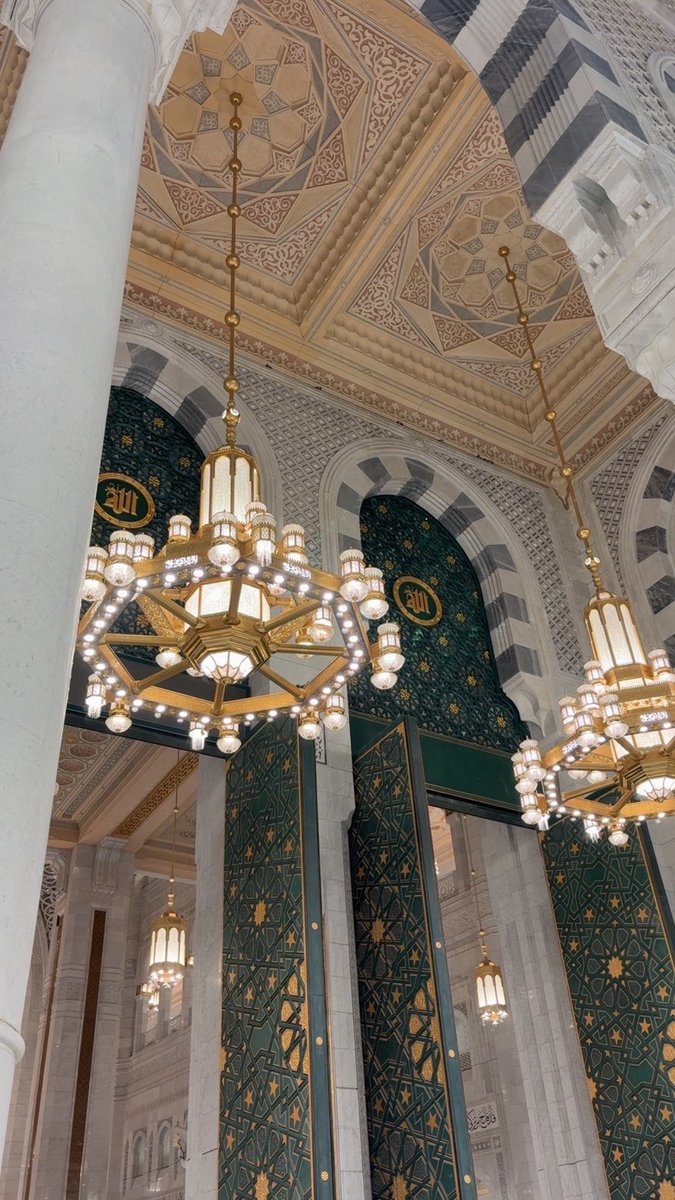 An_ha11's tweet photo. قصدتك مضطراً وجئتك باكياً وحاشاك ربي ان ترد بكائي ✨ https://t.co/zMOLrQN93r