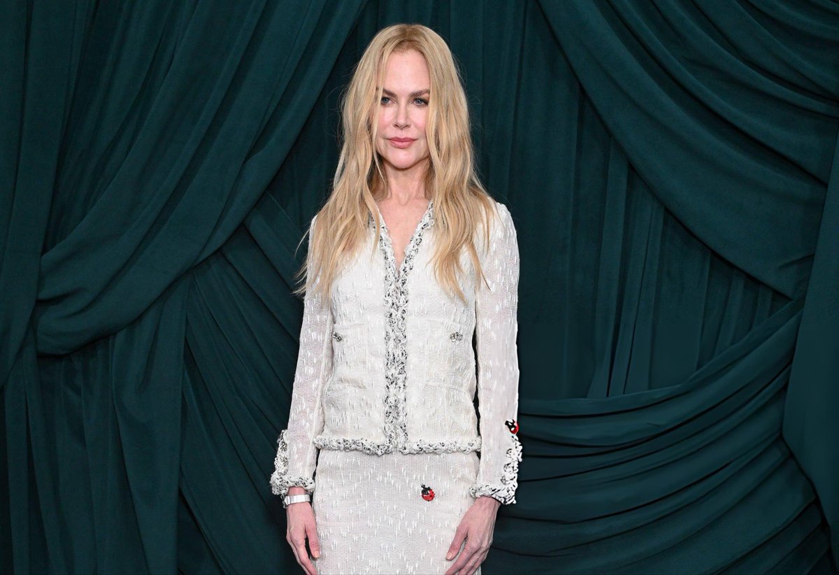 Red carpet space tweet media