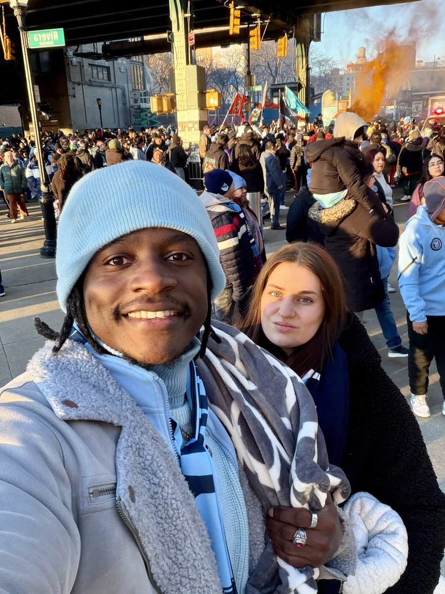 MonanoYulianaPP's tweet photo. New York City FC vs Colorado Rapids
@newyorkcityfc 🗽 @ColoradoRapids 🏔️3-1
@MLS @MLSes @etihad @skythepigeon
#NYCvCOL #DaleNY #MajorLeagueSoccer #MLS #NYCFC #Colorado #NYC #NewYorkCity #JC #JerseyCity #NYNJ
NY/NJ Metropolitan Region
🎟️⚽️🏟️👩🏻❤️👨🏾🗽 https://t.co/A4GS4uVAfG