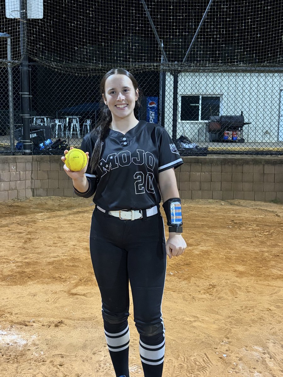 2028MojoFP's tweet photo. USA Sluggers Elite 8 Champions
2nd tournament of the season. We had a few pitchers go the distance. Offensively the bats got rolling with Grayson hitting her first HR while Ari and Lindsey added with legit in the park HRs.
#missiondominate #AboveStandard #ballerswillball https://t.co/F5M0xkUFgx