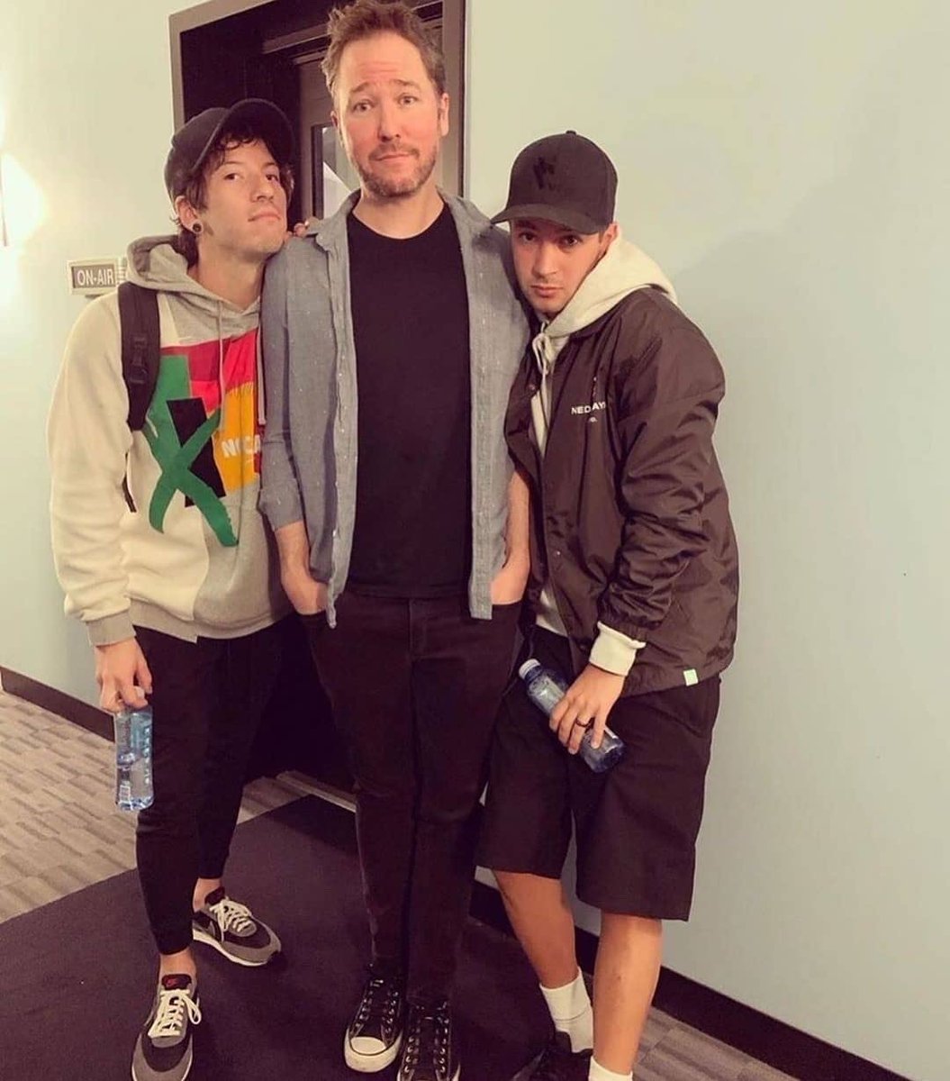 .eleanør tweet media