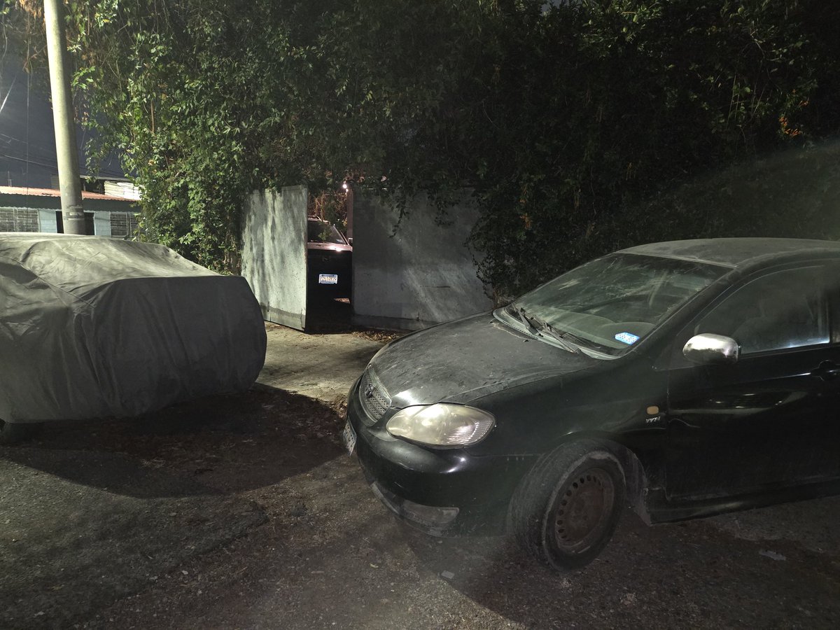 Nesrg's tweet photo. @VMTElSalvador @PNCSV vehiculo Mal parqueado, subido en la acera y bloqueando mi porton. Ya tiene horas Mal estacionado, he buscado Al dueno pero a estas horas de la Noche no aparece. Senores del VMT o PNC favor escribanme para hacerles llegar El Numero de placa. Gracias. https://t.co/Mk8SZG9MpR
