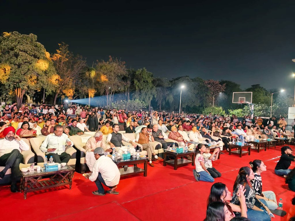 Ministry of Textiles tweet media