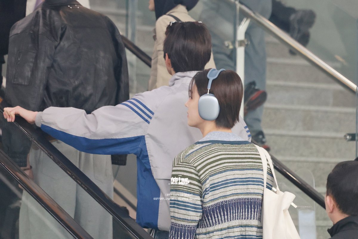 off-line tweet media