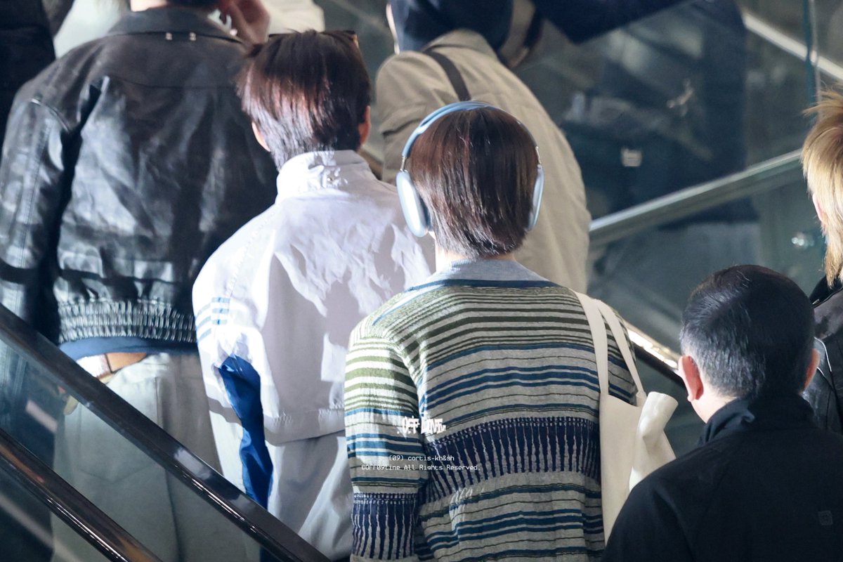 off-line tweet media