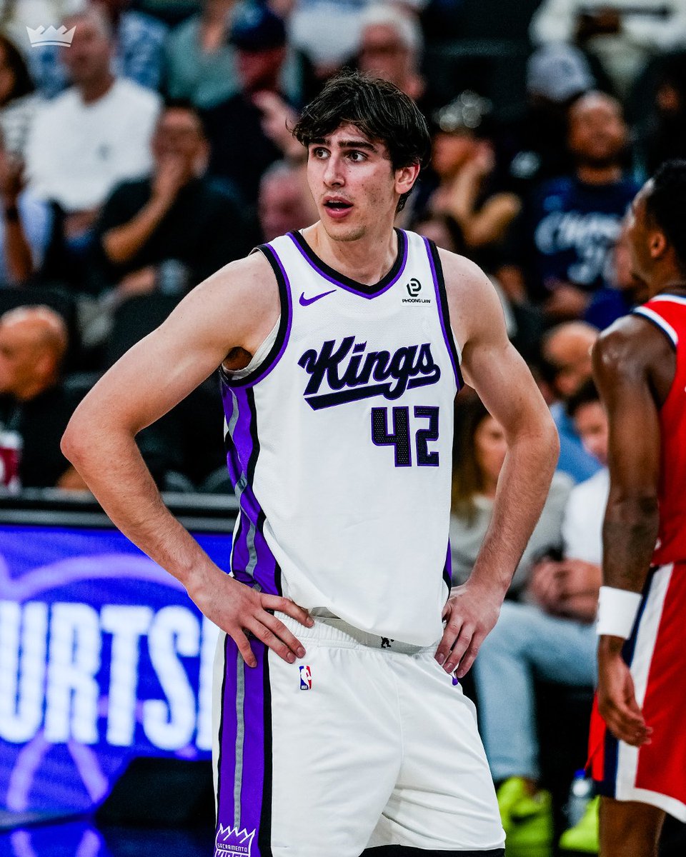 HALFTIME: Kings lead at the break, 68-54.
👑 Precious Achiuwa: 18 PTS, 4 REB
👑 DeMar DeRozan: 14 PTS, 4 AST
👑 Maxime Raynaud: 13 PTS, 3 REB