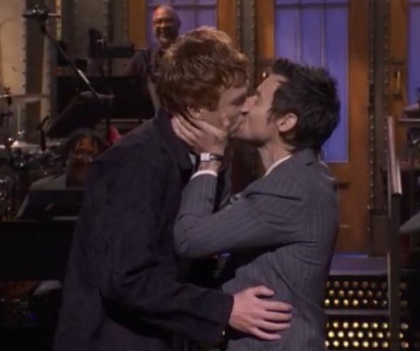 Cristy ୭̥🪩💙 tweet media