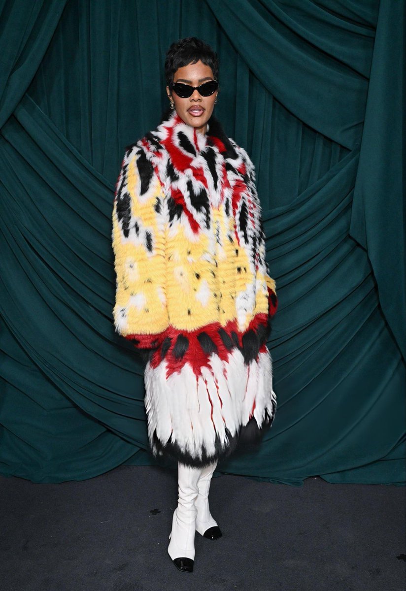 Red carpet space tweet media