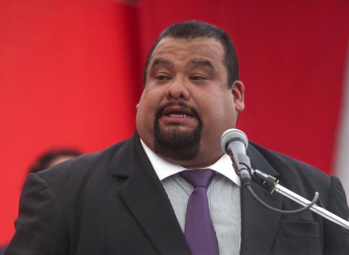 <a href="/TaniaLariosMX/">Tania Larios</a> Claro hija de tu pinche madre 
Eres priista pinche ridícula