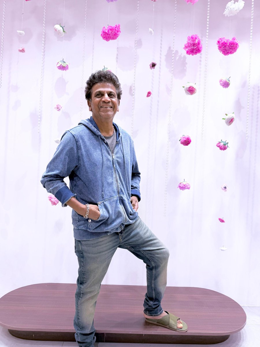 shivannaupdates's tweet photo. ದೊಡ್ಮನೆ ಕೊಹಿನೂರ್ ವಜ್ರ  💎 ⚡

#Shivanna #Shivarajkumar #KingShivanna #DrShivarajkumar #DrShivarajkumarUpdates https://t.co/xrnYiwvQSq