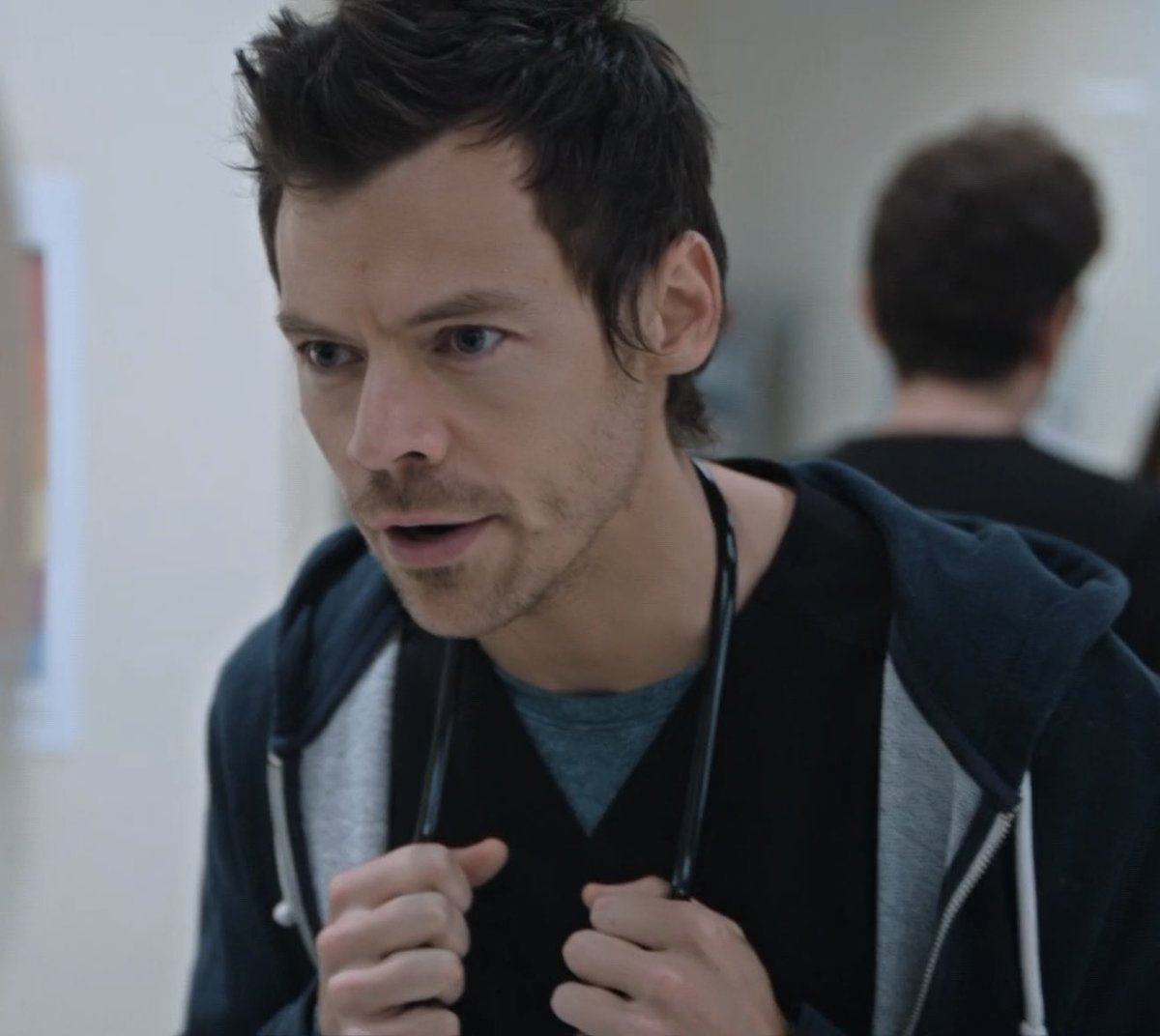 thank you snl for giving us doctor harry omg, he’s so hot