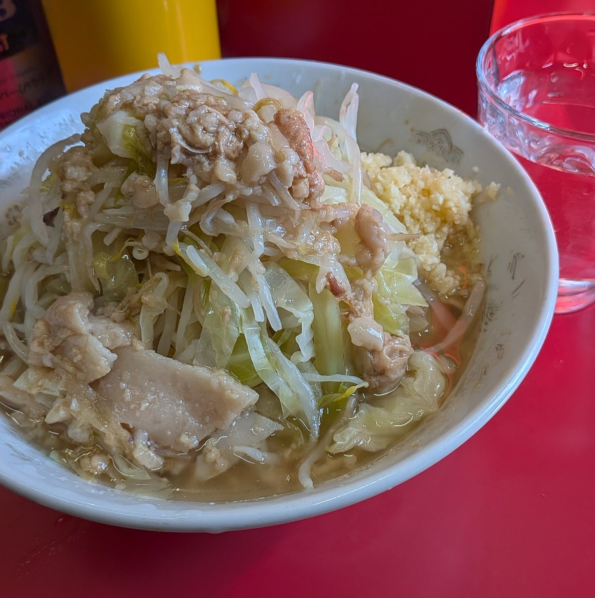 ze4lljp's tweet photo. 4日連続ラーメン🍜
1 ラーメン二郎 三田本店
2 吉村家
3 環2家
4 山岡家 https://t.co/IsQNaPmut9