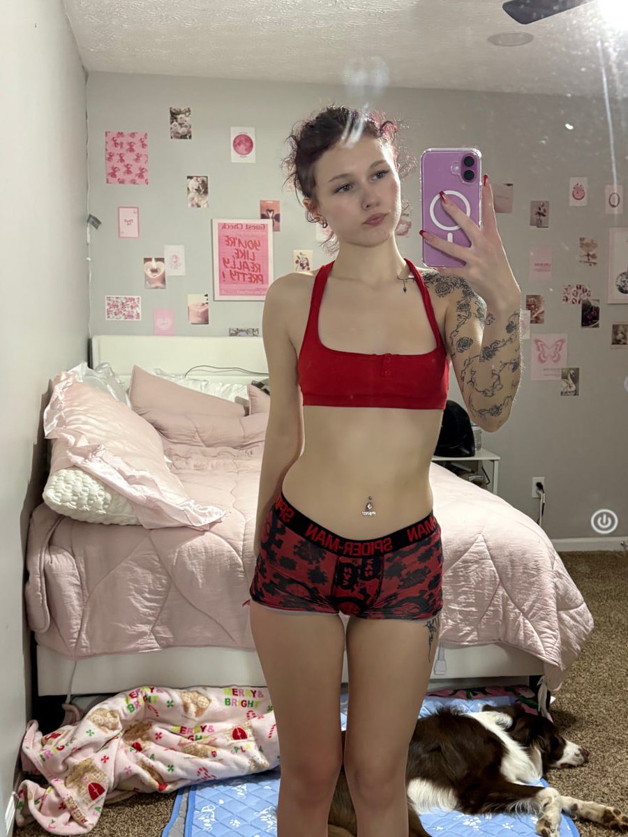 aliceberly12's tweet photo. take off ur clothes, i wanna talk abt something important https://t.co/j0ergWjz08