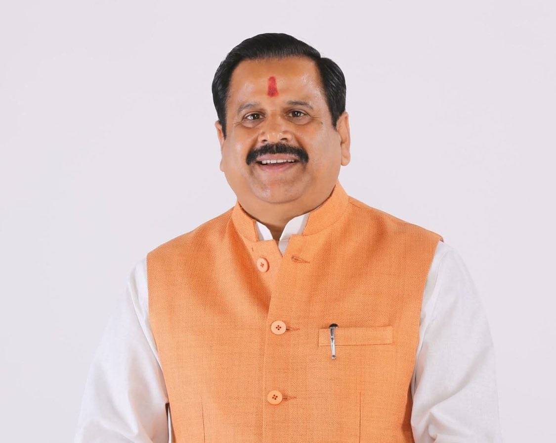 Sumitradevibjp's tweet photo. @BJP4MP  के प्रदेश प्रभारी एवं उत्तर प्रदेश विधान परिषद के सदस्य आदरणीय @bjpdrmahendra जी भाईसाहब को जन्मदिन की हार्दिक बधाई एवं अनंत शुभकामनाएं।

भगवान श्रीराम जी से प्रार्थना है कि आपको उत्तम स्वास्थ्य, दीर्घायु और जनसेवा के पथ पर निरंतर ऊर्जा प्रदान करें। https://t.co/BLVxiGanFW