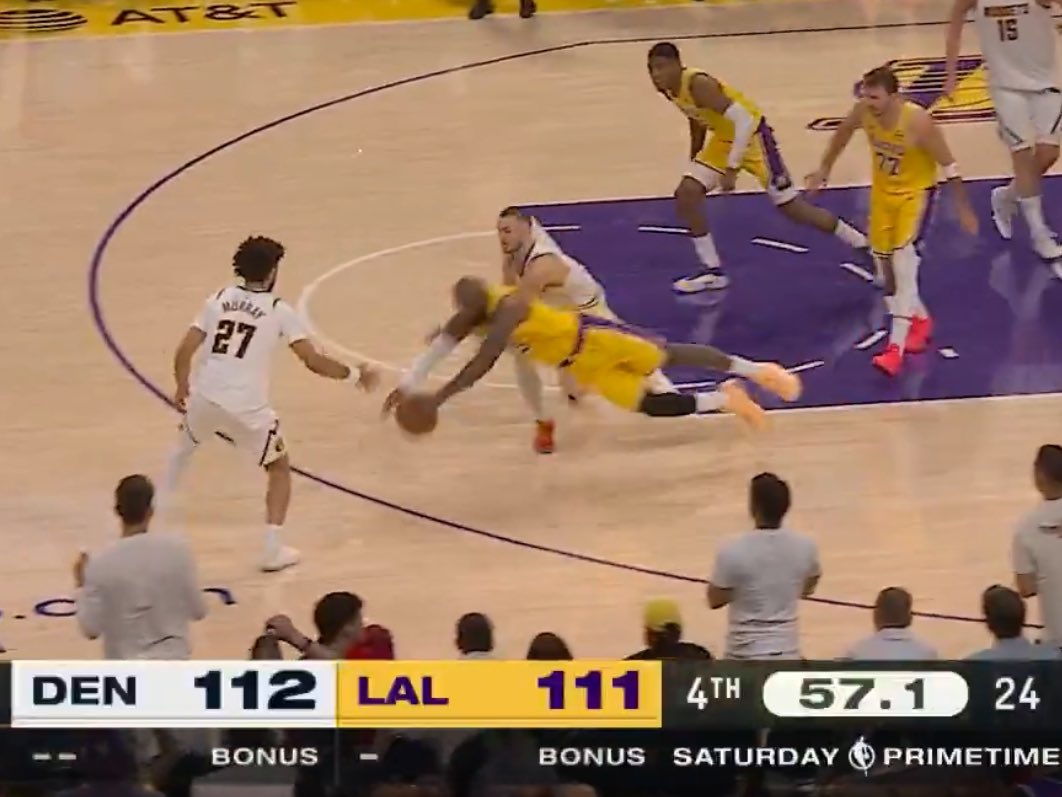 MANOMAGlC's tweet photo. Austin’s clutch moment
Luka’s game winner
But when you look up this game ten years from now you will see #TheDive https://t.co/XuBVC6odFW