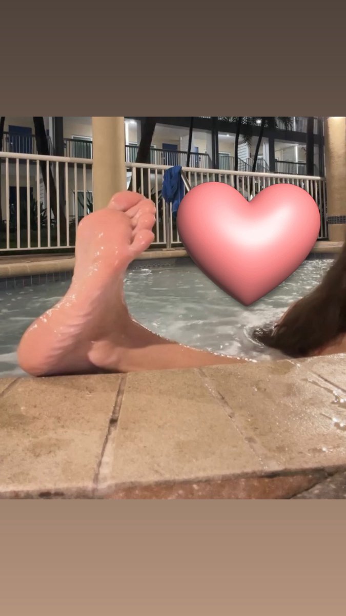 Summer tweet media