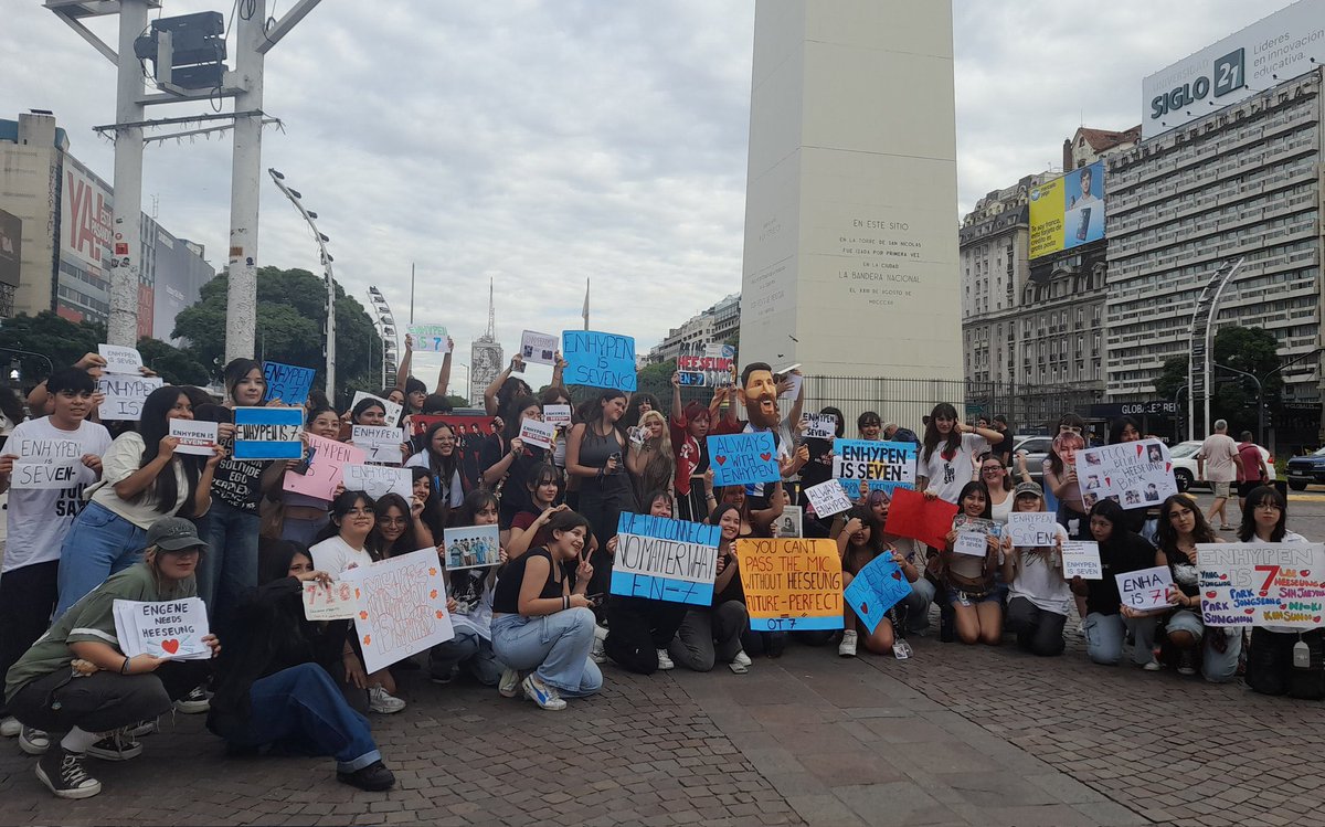 Engenes from all around the world protesting 🥹 Heeseung you are so loved <3