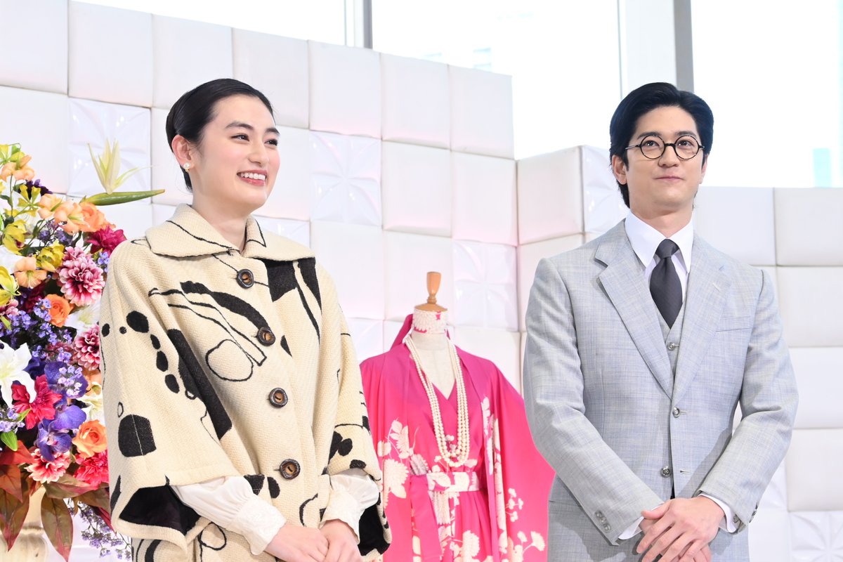 encountofficial's tweet photo. 〖 🦢 𝐸𝑉𝐸𝑁𝑇 𝑃𝐻𝑂𝑇𝑂 👠 〗  

#中島裕翔 さん、#八木莉可子 さん
ドラマ『森英恵 Butterfly beyond』制作発表 ˎˊ˗

中島さんはカメラにハマリ中…📸❓️

詳細はこちら🔻
📎https://t.co/RPy2ry3zyX
📎https://t.co/IFv68N7KpH https://t.co/ya1GXPsfPk