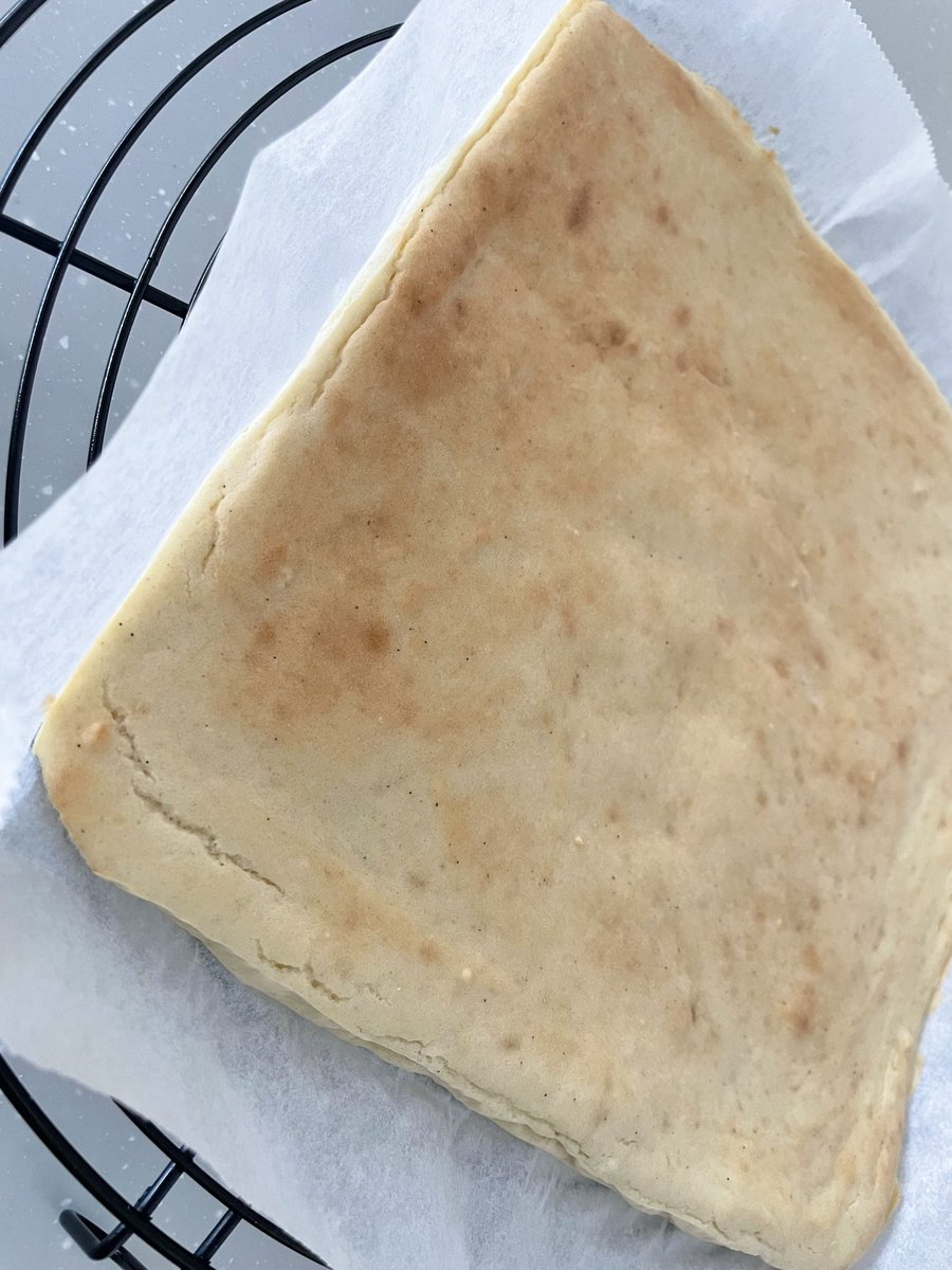 ひさしぶりに豆乳メレンゲで作るロールケーキスポンジ研究(乳・卵・小麦粉不使用)。色々試してコツは掴めてきたけど、もう少し高さをだしたい🧐配合をととのえていこう✊ #グルテンフリー #プラントベース