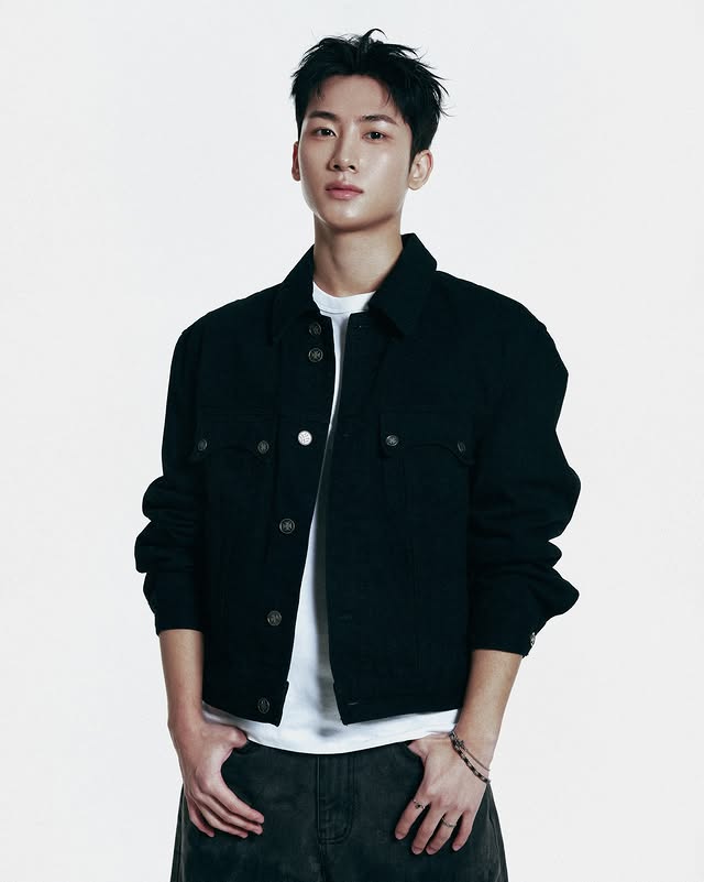 JaeeokArchive's tweet photo. lee_aeeo_ Instagram update
"New profile 📸"
#이재억 #LEEJAEEOK #JAEEOK #BILLENNIUMBABY #AEEO https://t.co/wTy2deOdc6