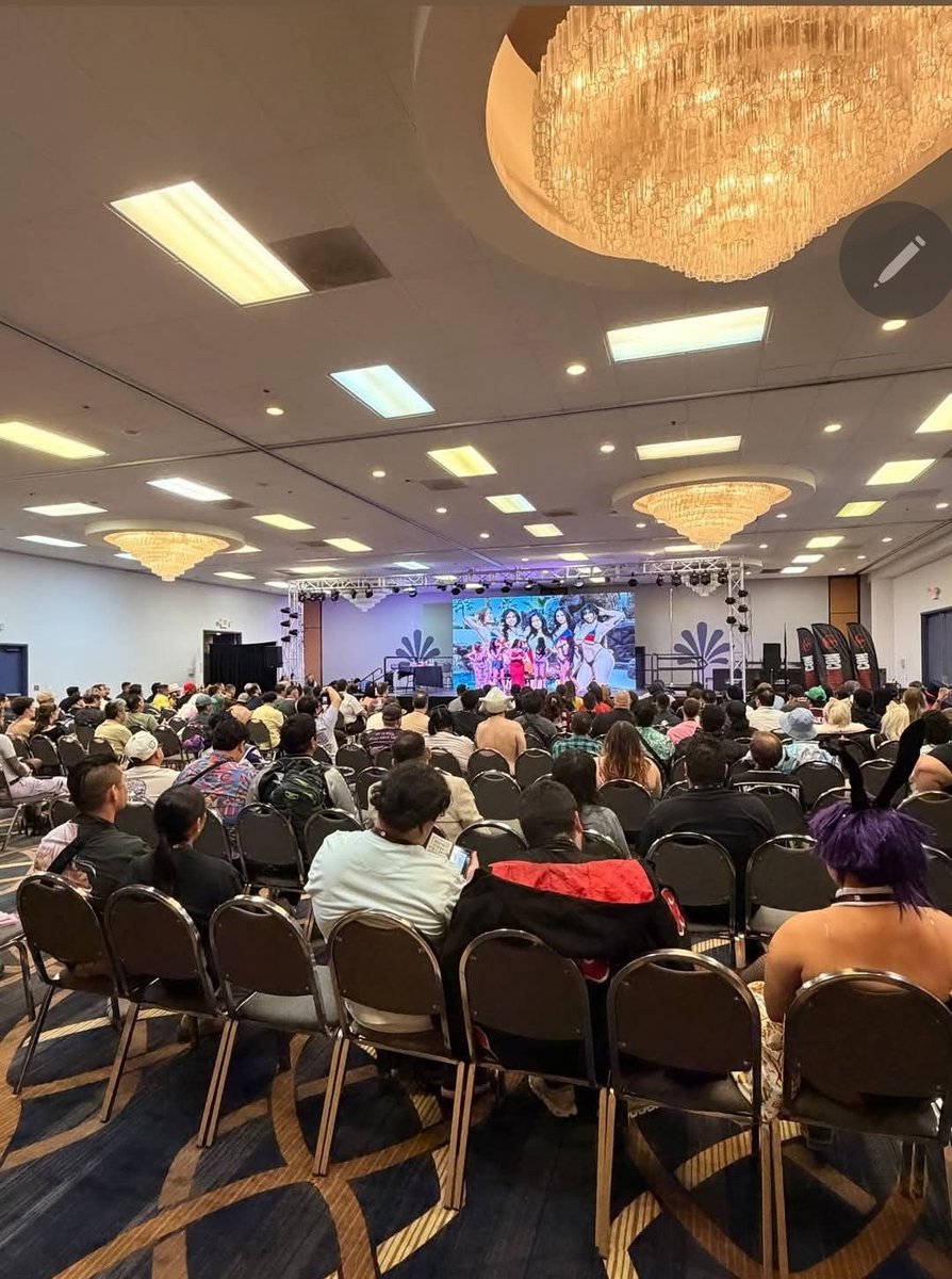 thejollibaddies tweet media