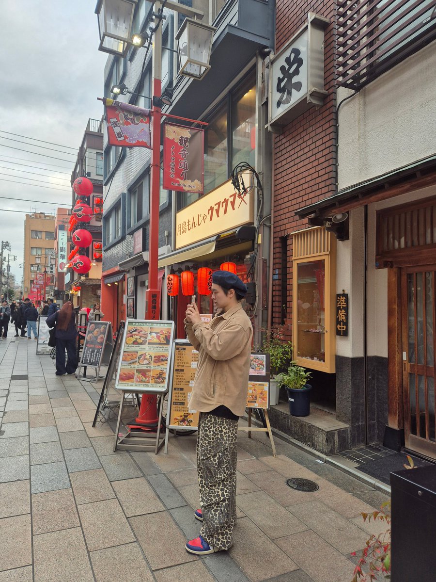 SIM_Moby tweet media