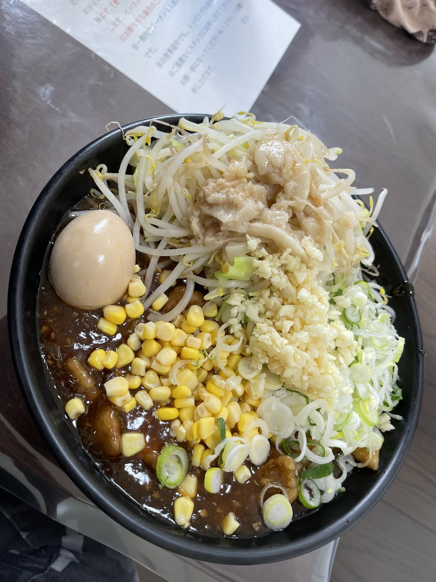 J14106's tweet photo. ラーメン富次郎　笠間友部店
焼肉冷やし麺350g
ニンニク多め
リピーターですね〜❣️
いついただいても、美味しい😍
甘辛餡　肉ゴロゴロ入🙆
マスターお心遣い感謝です🙇
飴もいただき感謝です🙏
ごちそうさまでした🥰 https://t.co/Lsh9nmjFXJ