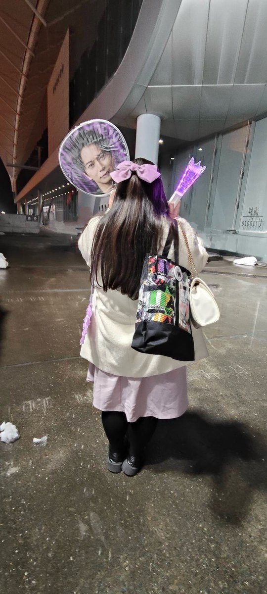 Jun_Matumoto038's tweet photo. 久々のポストになりますが、実は昨日札幌ドーム2日目に友達と参戦しておりました。福岡から遠征して行ったけど、すごく楽しめたし何より本人たちが楽しそうでほんとに幸せでした。 https://t.co/Uc07PWvGxi