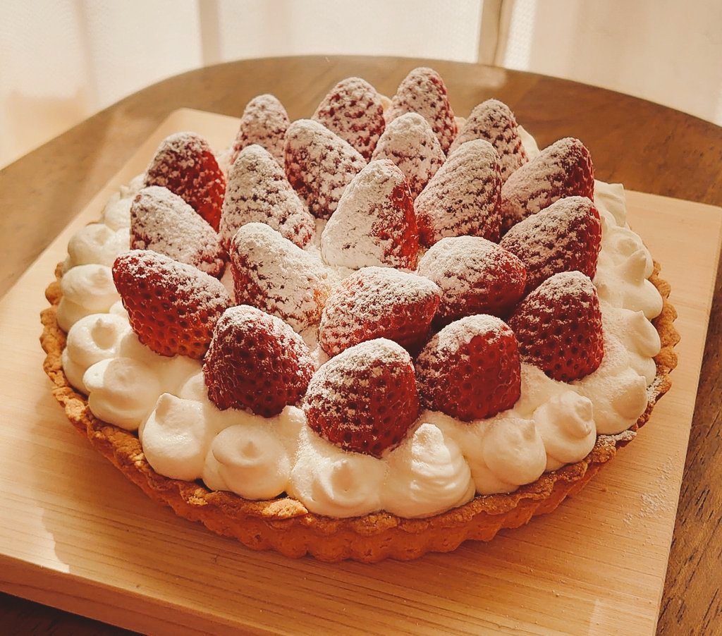 wanwanko101's tweet photo. 春だから
いちご🍓のタルト焼きました
いちごが大粒すぎてバランス悪いけれど、甘酸っぱくてさっくさく😊
レシピはgemomogeさん@gemomogemoのものをお借りしました
gemomogeさんのレシピはどれもおいしくて大満足😍 https://t.co/qty9LHqINP