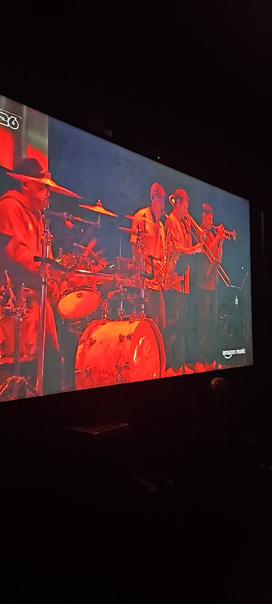 jarocksho's tweet photo. Viendo desde casa a ke personajes suenan tan bien que parece playback #ViveLatino2026 https://t.co/bdKopqvfC0