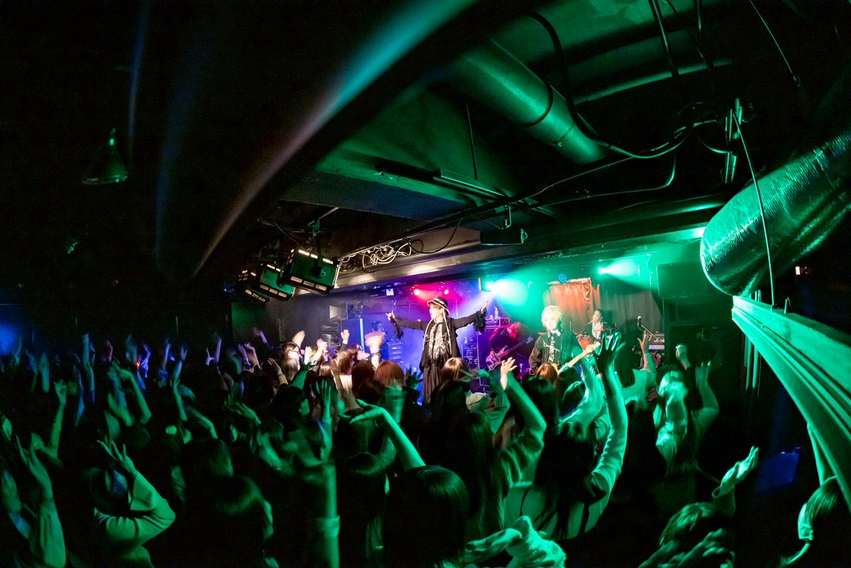 向日 葵 tweet media