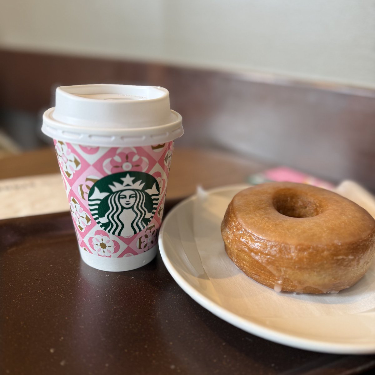 advan_momo's tweet image. 小腹空いたので、スタバに来てしまった。
今年の桜のカップの柄好き。

#スタバ
#フラペチーノよりコーヒー
#SPRINGHASCOME