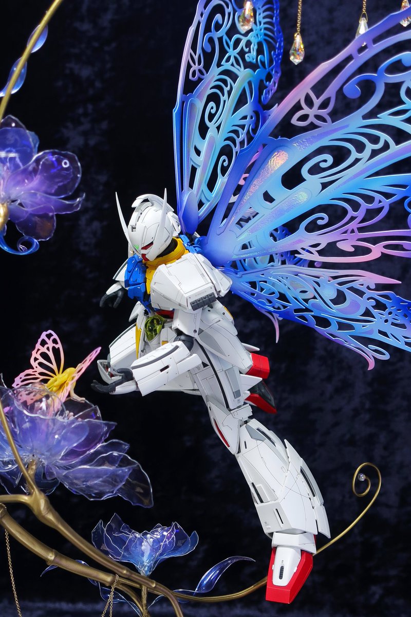 #突然カッコイイ羽を無言で貼る