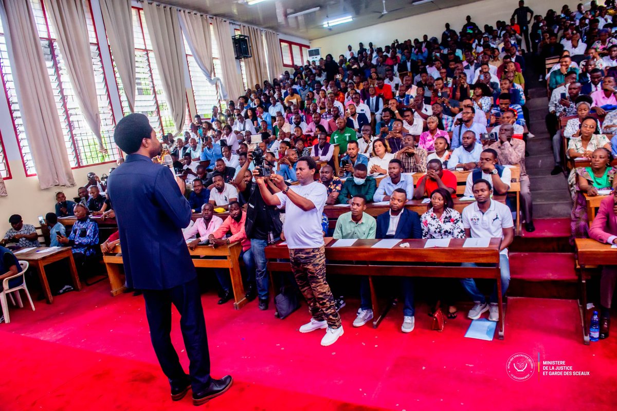 Bagumar60848655's tweet image. 7 Mois après sa #condamnation à 3 ans de prison ferme et 5 ans d'inéligibilité, maître @ConstantMutamba demeure ce jeune qui a convaincu l'opinion congolaise dans la lutte contre l'#impunité, le #détournement et la #corruption en RDC.
Ns lui réitérons toujours notre soutien