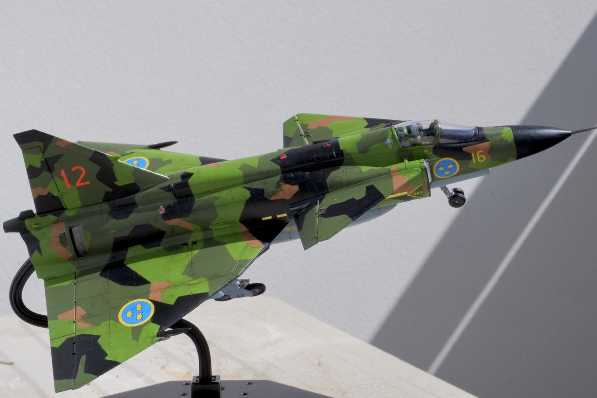 kaiyou_cat's tweet photo. Special Hobby 
1/72 JA-37

ようやく完成です、コンバットディパーチャーをイメージ
スプリッター迷彩筆塗り、本当にしんどかったもうやりません https://t.co/SyXdaDJTmL