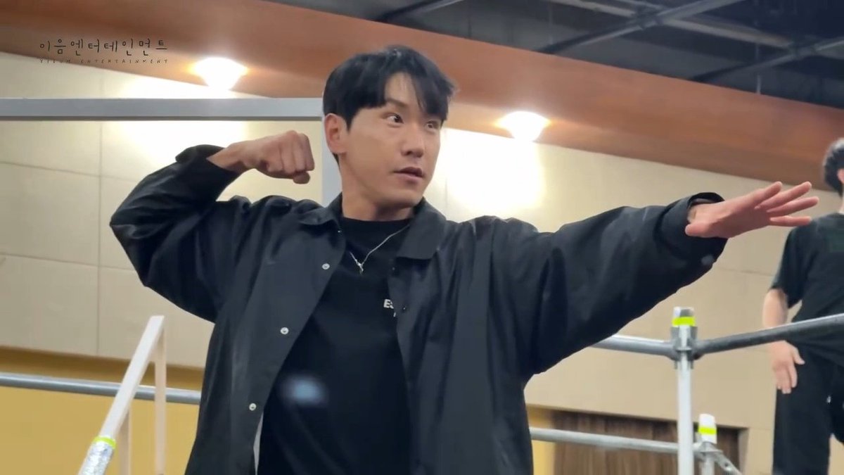 훌리아 tweet media