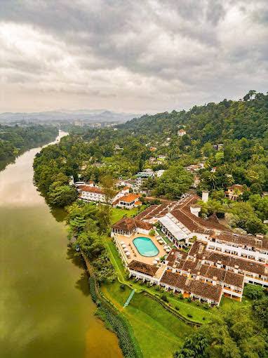 sjayasiri's tweet photo. John Keells Hotels sells Cinnamon Citadel Kandy for Rs. 2.8bn to Dedigama Group's Lavendish Leisure, aligning with asset-light strategy. Will manage for 12 months. Transaction by Mar 2026. #JohnKeells #CinnamonHotels #Kandy #Hospitality #SriLanka #DedigamaGroup https://t.co/hrlrJrakCX