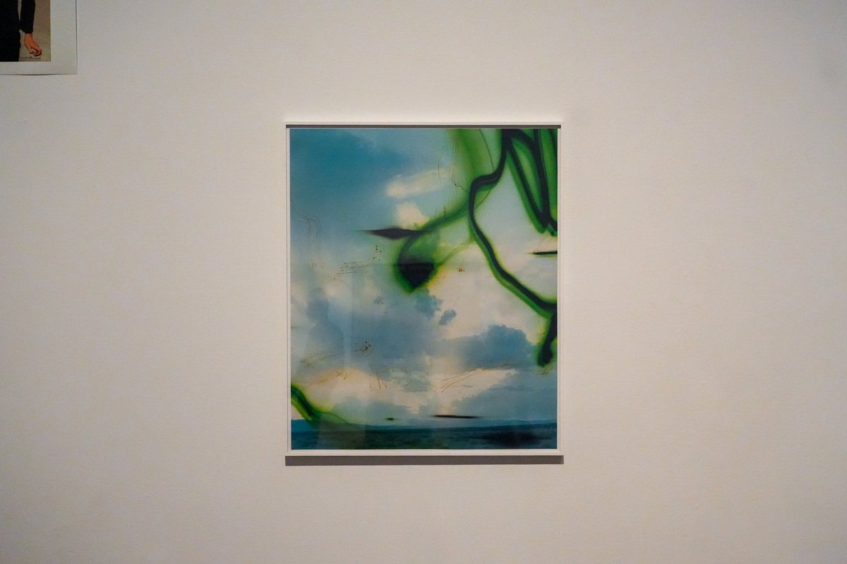ham_a7c's tweet photo. テート美術館YBA&amp;BEYOND
世界を変えた90s英国アート

混雑が嫌だったので、珍しく夜間の国立新美術館。英国も米国も音楽・アート、本当にとても楽しい時で、この頃は、ずっとこういう時代の空気が続くと思っていました。
#sony #α7c2 #a7c2
#sel40f25g https://t.co/6a3QGejJ6S