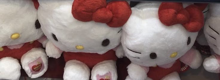 vampire kitty ≽^•⩊•^≼ tweet media