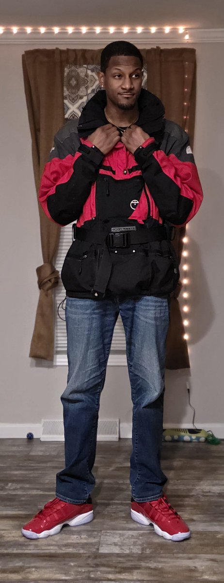 Deme_Lition's tweet photo. Dear North Face....any openings?🤔🤔 https://t.co/haWBz01Tfc