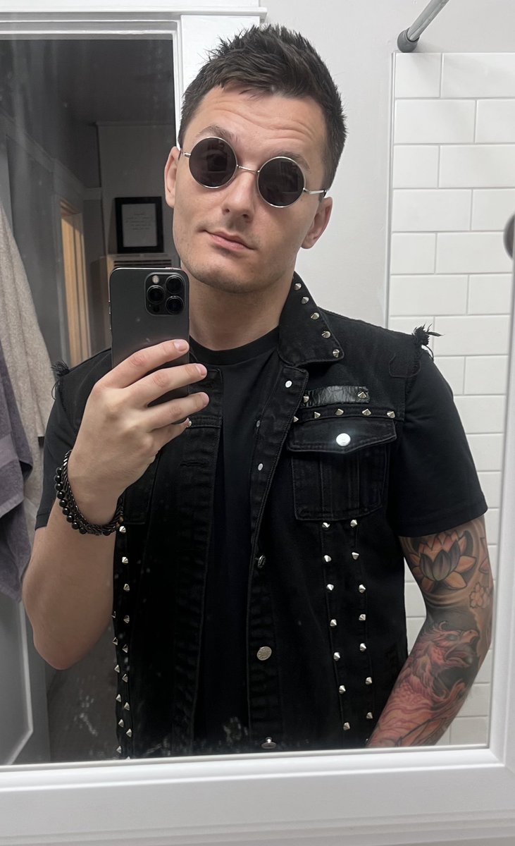 Cold & Stoned Dr. Fox tweet media