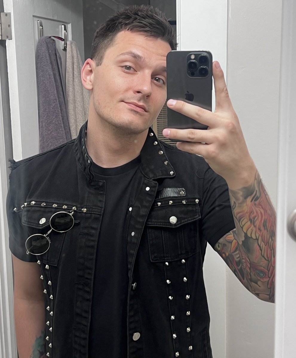 Cold & Stoned Dr. Fox tweet media