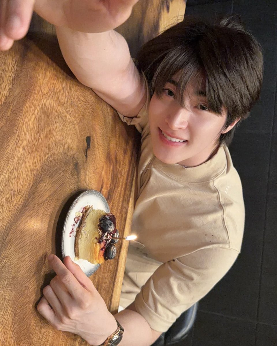 Bluepongtiwat tweet media