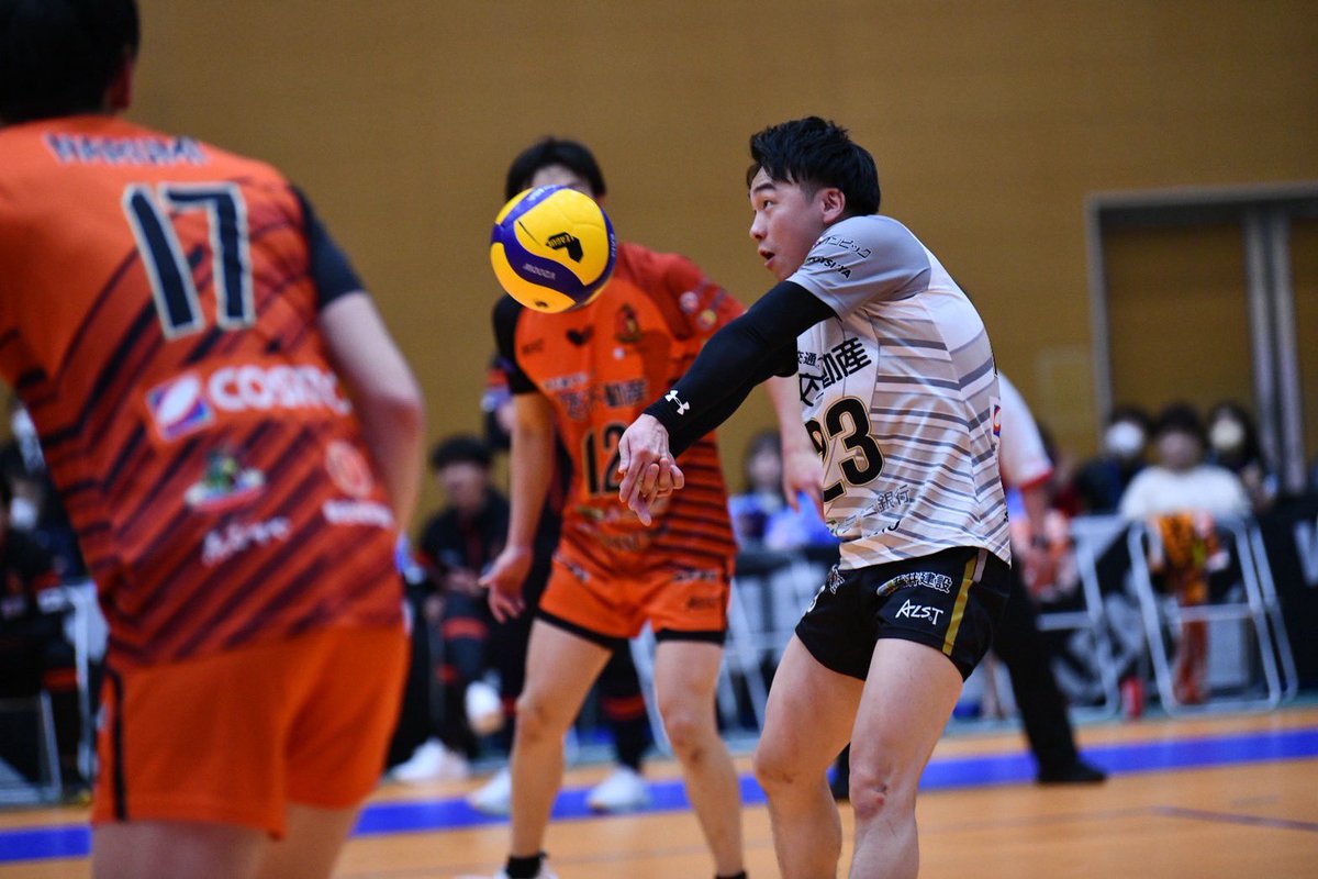 Veertien_VC's tweet photo. 🔥2025-26 V.LEAGUE🔥
🦁AWAY GAME🦁

📅3月15日（日）
📍ユピテルアリーナ霧島
🆚フラーゴラッド鹿児島

1️⃣26-24 👑
2️⃣25-20 👑
3️⃣25-21 👑

セットカウント3-0で勝利しました😭
通算成績21勝7敗🦁

順位決定については他チームの試合結果となります。
最後まで応援ありがとうございました‼️ https://t.co/vzcP5UNQ5r